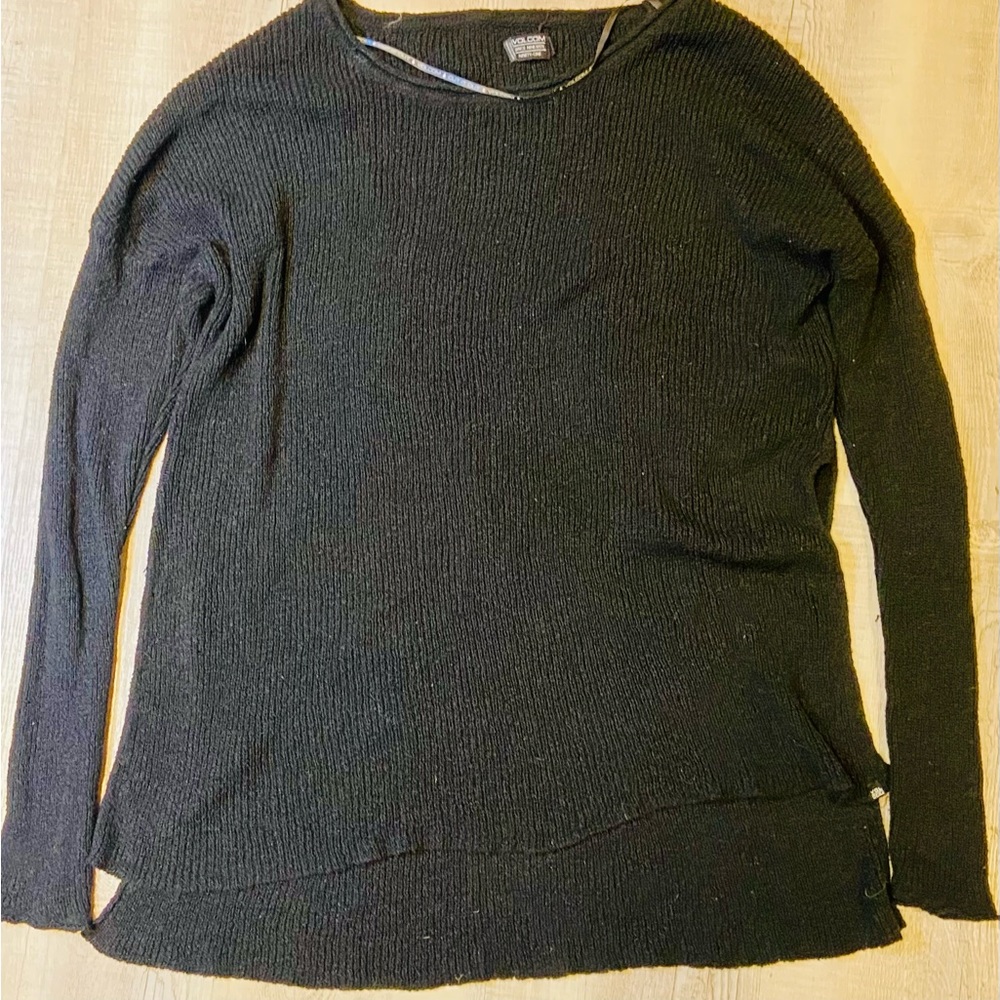 Size Medium Volcom Black Knit Sweater.
